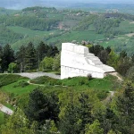 Spomenik palim Krajišnicima na Banj brdu u Banjoj Luci