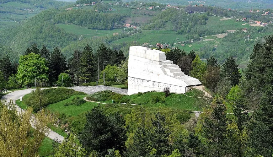 Spomenik palim Krajišnicima na Banj brdu u Banjoj Luci