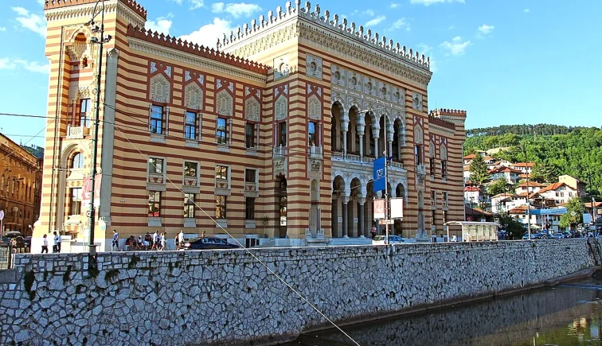 Gradska vijećnica, Sarajevo — gradska vijećnica / Vijećnica