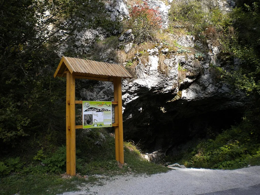 Bijambare, Dimšina pećina — unutrašnjost pećine / stalaktiti i stijene