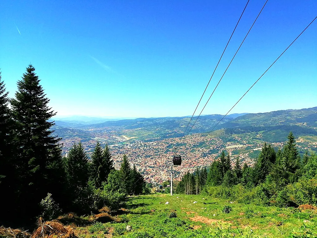 Sarajevo Trebevic, pogled na Sarajevo i žičaru