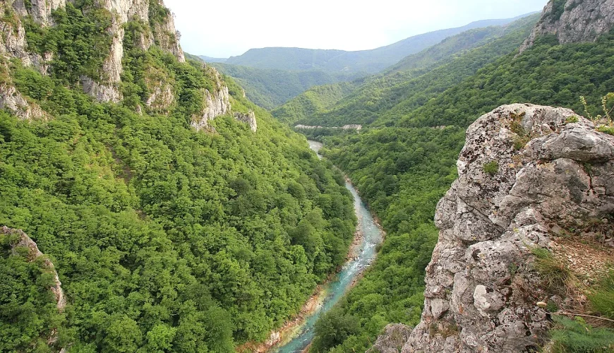 Izvor Neretve i gornji planinski tok