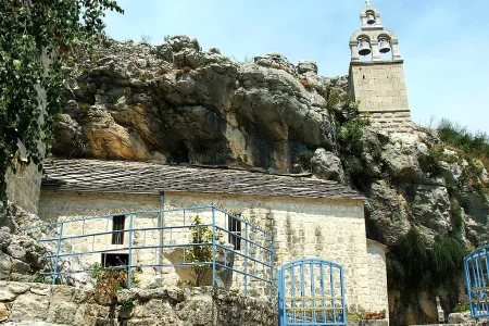 Manastir Zavala – crkva i zvonik