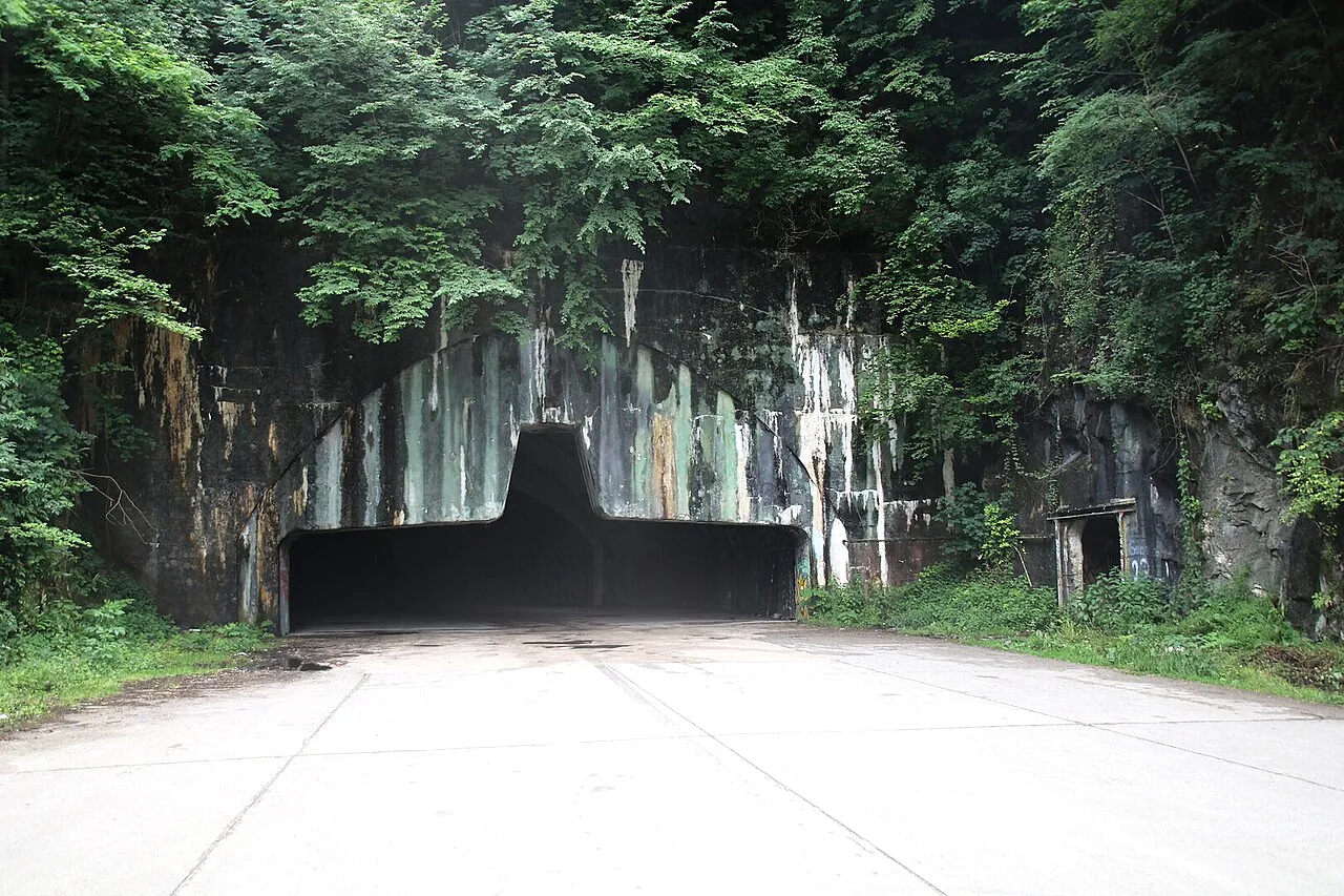 Vojni Aerodrom Željava – Specifičan Izlet iz Bihaća