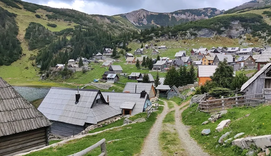 Prokoško jezero, Katuni