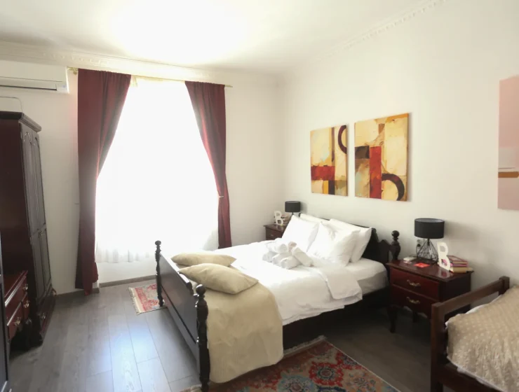 Main Street Retreat Apartment with Free Parking