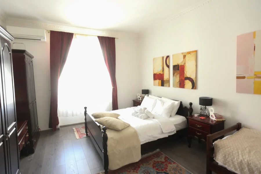 Main Street Retreat Apartment with Free Parking